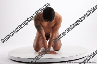 kneeling reference of mack 01